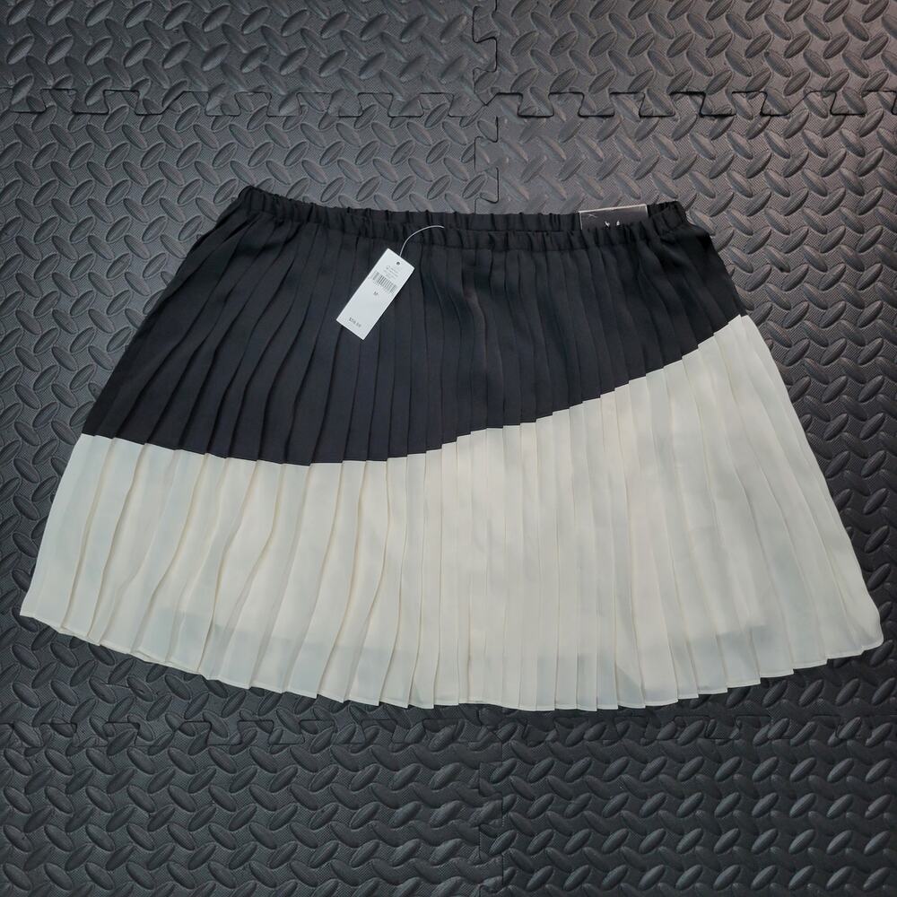 Banana Republic Pleated Skirt NWT Capsule Wardrobe Quiet Luxury Old Money Chic